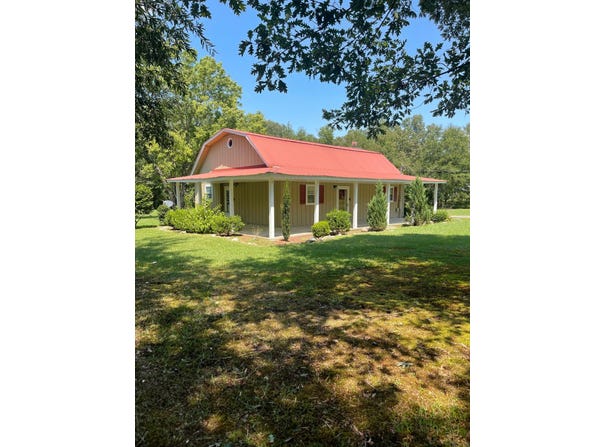 83 SMITH ROAD, HOKES BLUFF, AL 35903