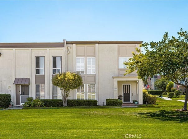 9921 Barranca Circle, Huntington Beach, CA 92646