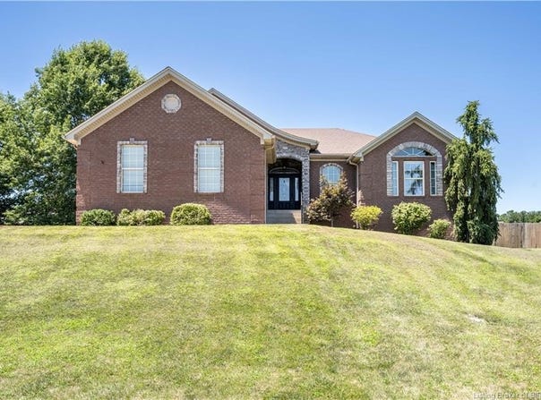 3044 Brookhill Court, Georgetown, IN 47122