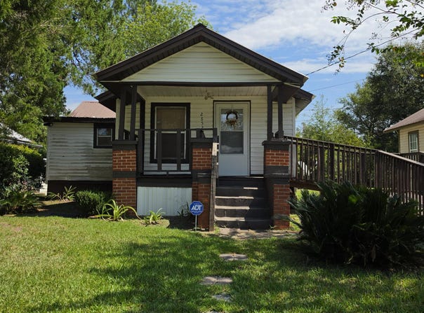 2852 Bertram Street, Marianna, FL 32448