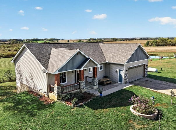 1060 230th Street W, Farmington, MN 55024