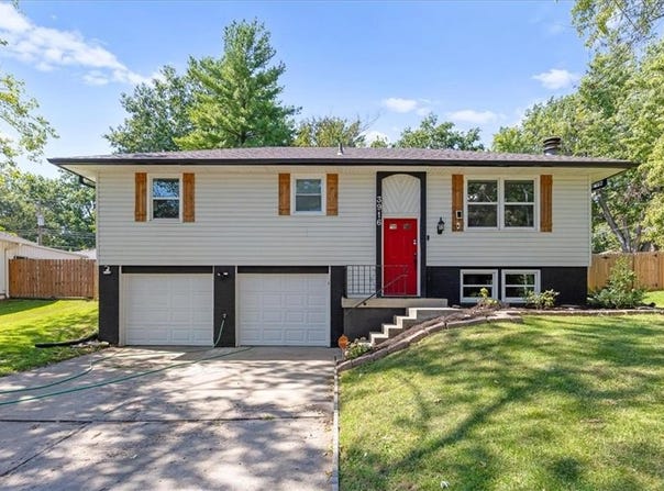 3916 S Crackerneck Road, Independence, MO 64055