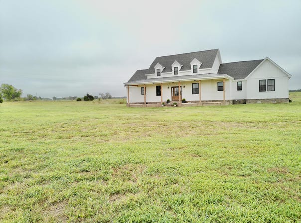 6139 Highway Dd, Seneca, MO 64865