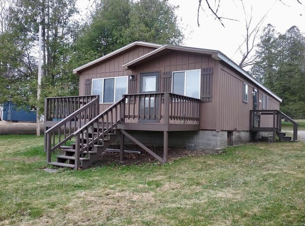 1461 Riverview Lane, Indian River, MI 49749