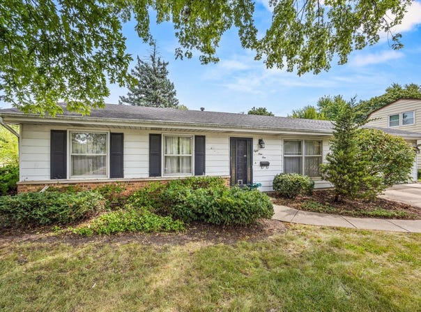 891 Laurel Drive, Aurora, IL 60506