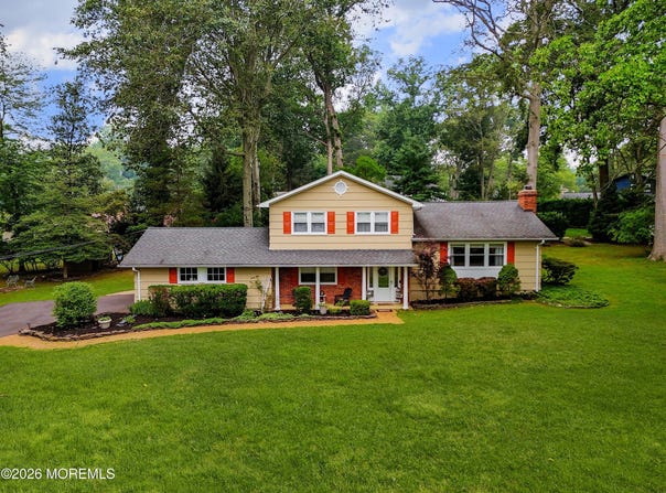 41 Carnegie Court, Middletown, NJ 07748