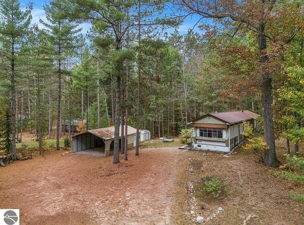 377 E Bear Lake Road, Kalkaska, MI 49646
