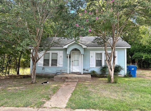 305 E Bradford Street, Troup, TX 75789