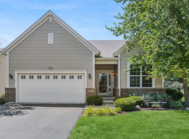 2703 Northmoor Drive, Naperville, IL 60564