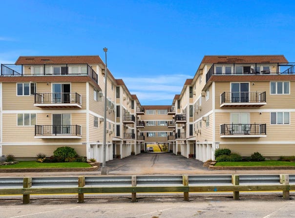 407 Ocean Boulevard, Hampton, NH 03842