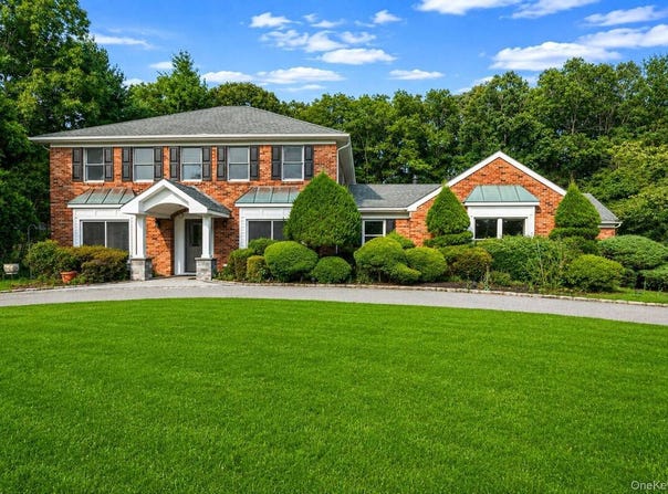 10 Springmeadow Drive, Kings Park, NY 11754