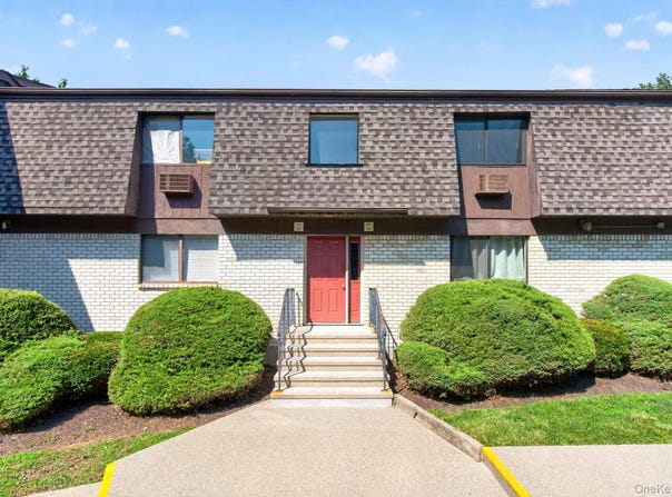 1802 Cherry Hill Drive, Poughkeepsie, NY 12603