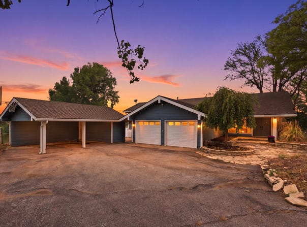 23 S Lakeview Dr, Goddard, KS 67052