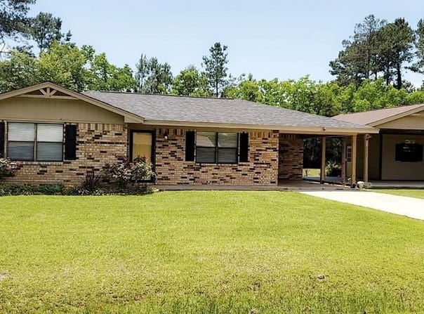 211 Easy St., Kirbyville, TX 75956-2719