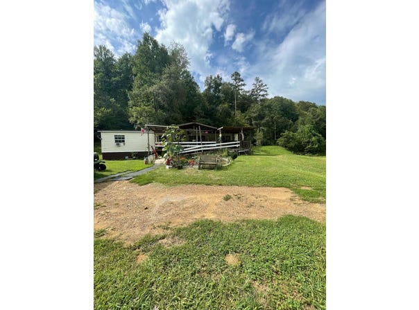 43 LEFT FORK RD, Alkol, WV 25501