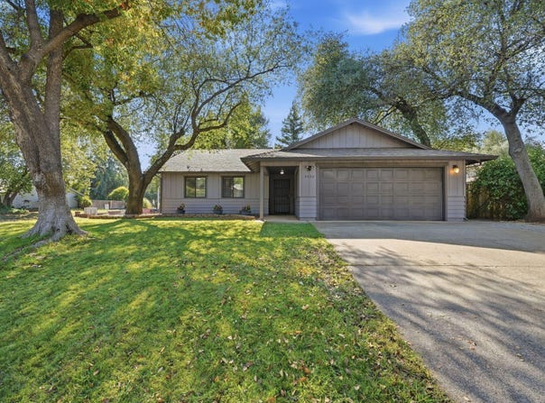 3296 Flintwood Way, Redding, CA 96002