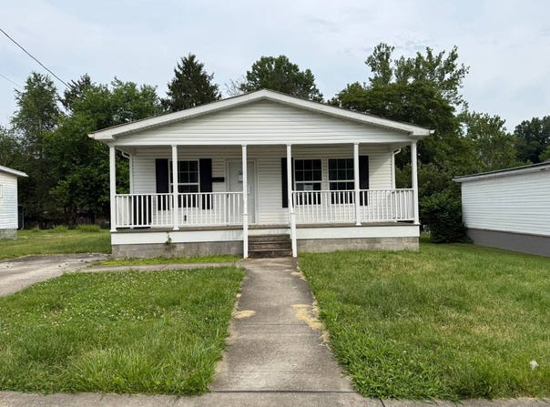516 Harrison St, Harrisville, WV 26362
