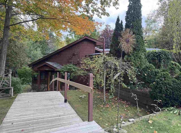 4230 S US 31, Charlevoix, MI 49720