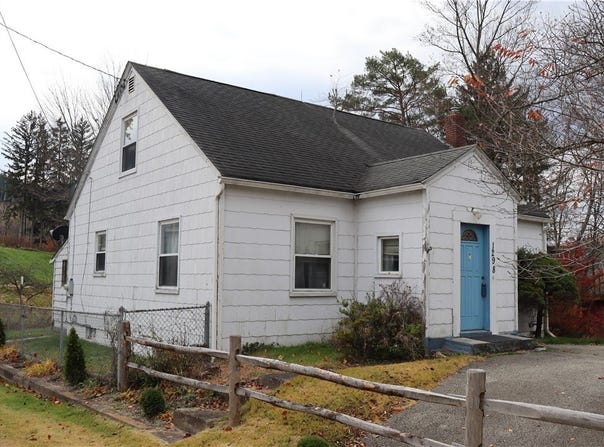1298 E Route 30, Ligonier Twp, PA 15655