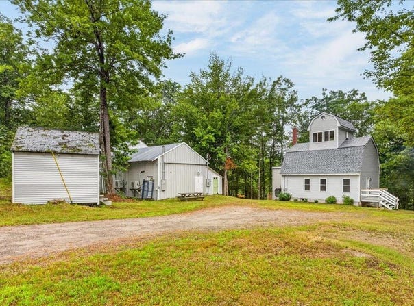 5 Final Destination Way, Brooks, ME 04921