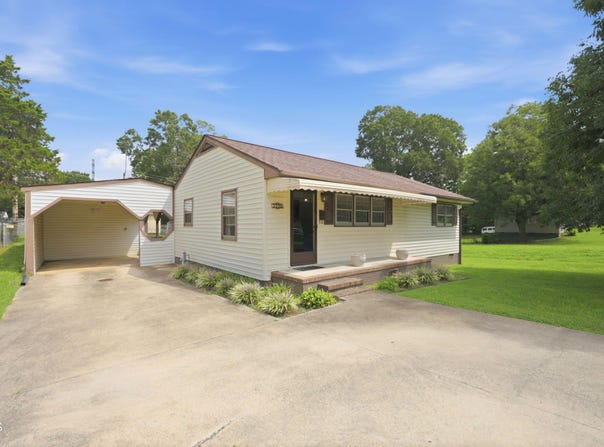 2220 Mckinney Street, Burlington, NC 27217