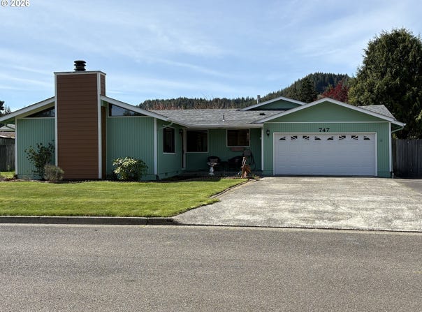 747 EVERGREEN Loop, Reedsport, OR 97467
