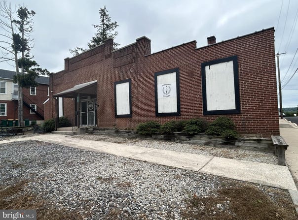 800 MAIN ST., RED HILL, PA 18076