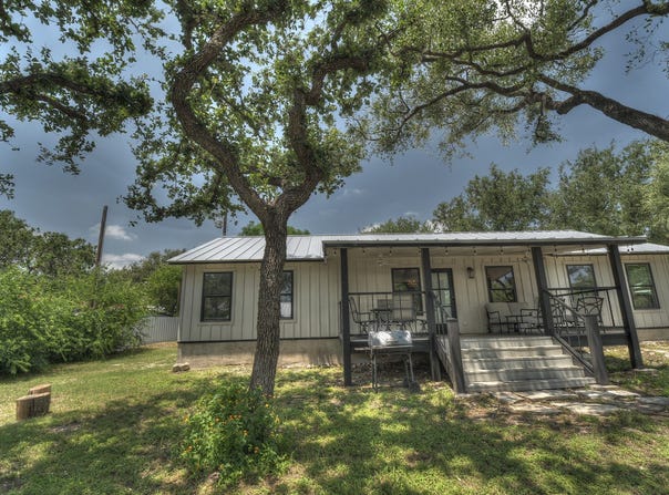 190 Oak Hill Drive, Leakey, TX 78873