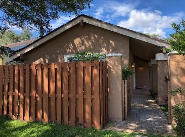60 Forest Circle, Cooper City, FL 33026
