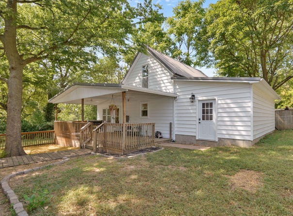 202 N Lincoln Avenue, Monett, MO 65708