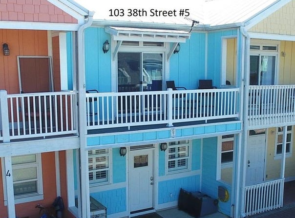 103 38th St, Mexico Beach, FL 32456