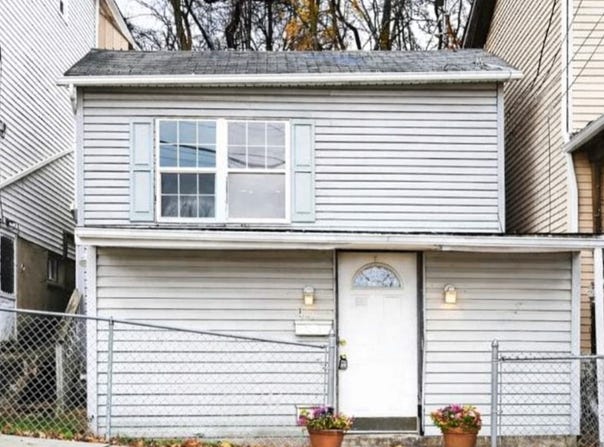 417 Alexander St, McKees Rocks, PA 15136