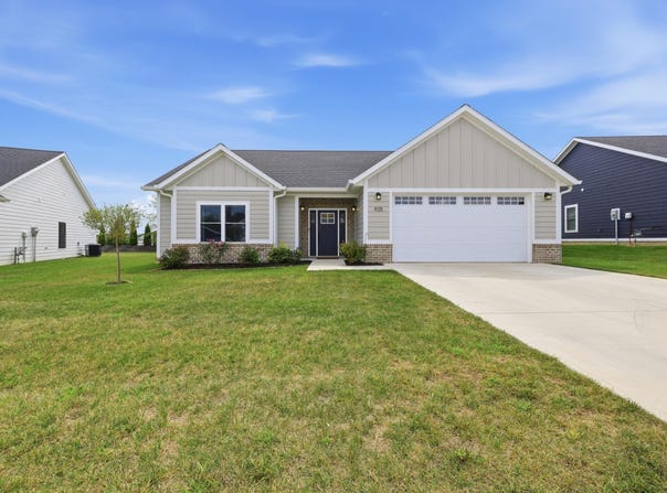 925 Stonehenge Drive, Bedford, IN 47421