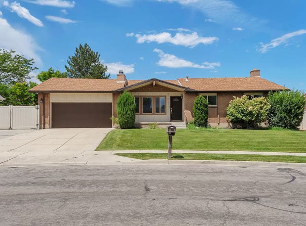 2152 CARRIAGE Ave, Riverton, UT 84065