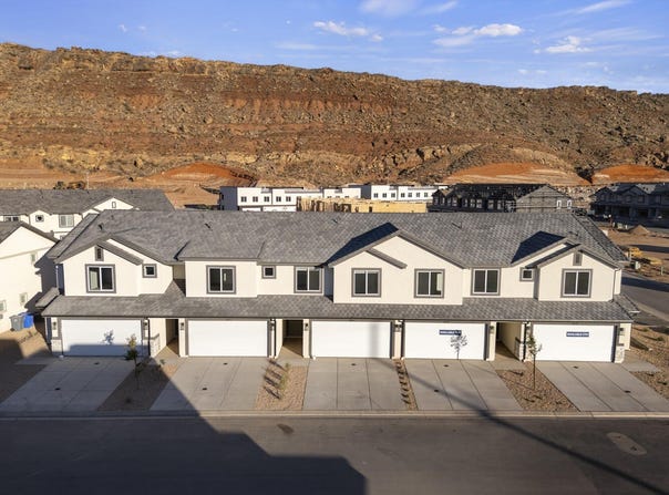 2271 S Wolverine Way, Washington, UT 84780
