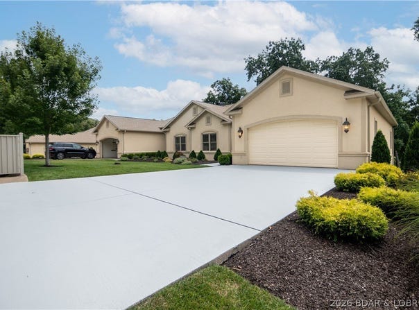 270 Resplander Circle, Sunrise Beach, MO 65709