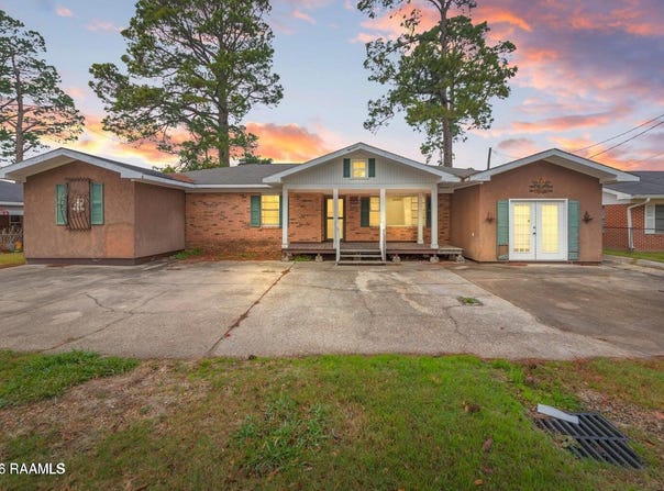 222 Madge Street, Breaux Bridge, LA 70517