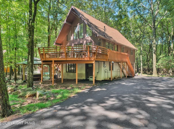 24 Wood Street, Lake Harmony, PA 18624