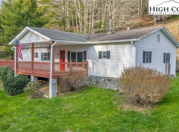 3160 Roundabout Road, Creston, NC 28615