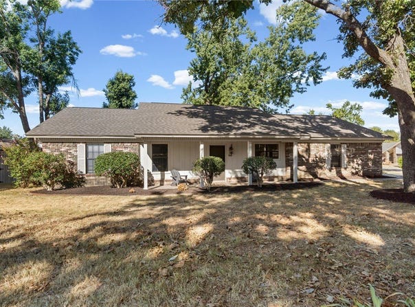 1100 S 27th Street, Rogers, AR 72758