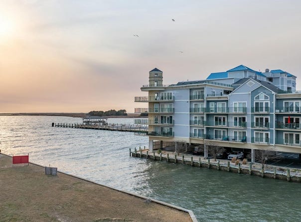 1 DOCK Street, CRISFIELD, MD 21817