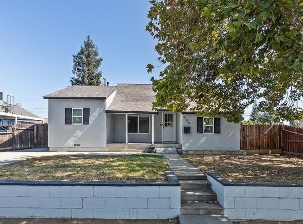 909 Dewitt, Clovis, CA 93612