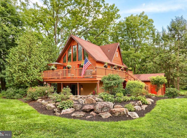 42 WOODCREST Drive, CARLISLE, PA 17015