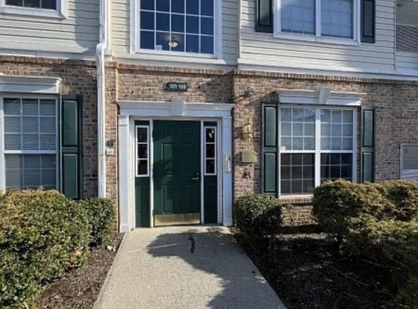 101 Limerick Ln, Lopatcong Twp., NJ 08865-5727