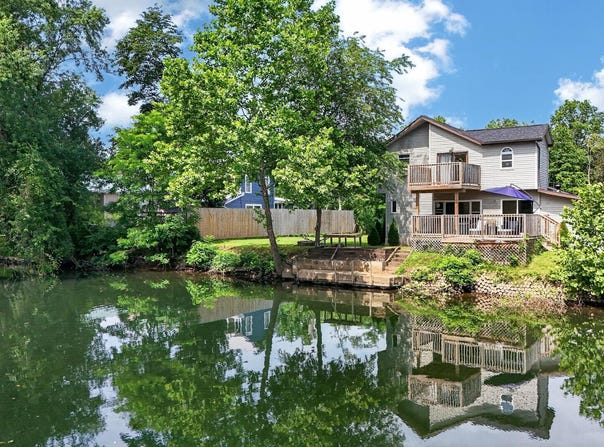 52 COTTAGE Lane, MILL HALL, PA 17751