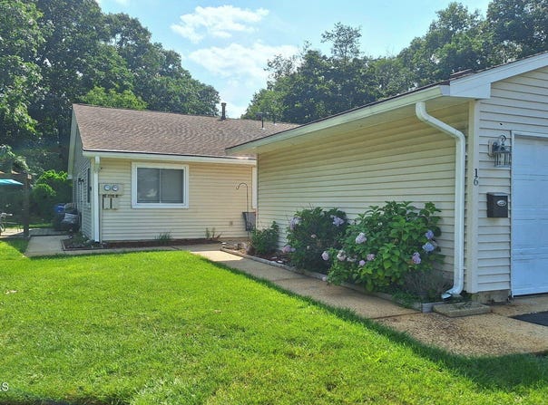 16 Debbie Drive, Brick, NJ 08724