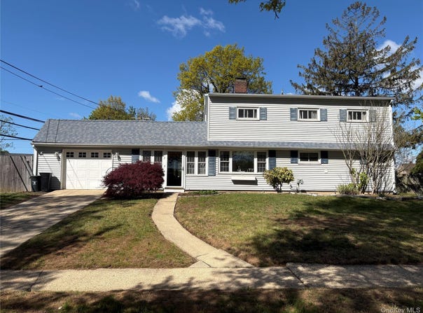 2 Dwarf Lane, Wantagh, NY 11793