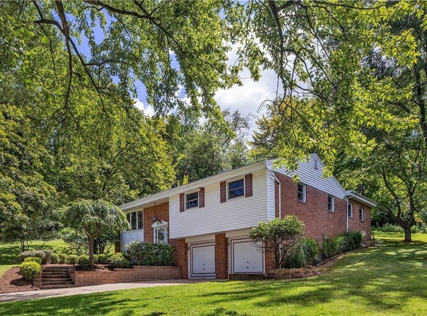2965 E Elfinwild Rd, Hampton, PA 15101