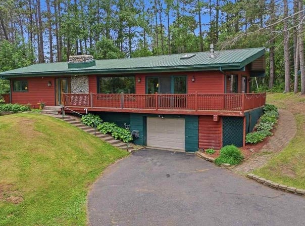 2016 Rice Lake Rd, Duluth, MN 55811