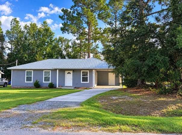 324 Pinecrest Dr, Douglas, GA 31535